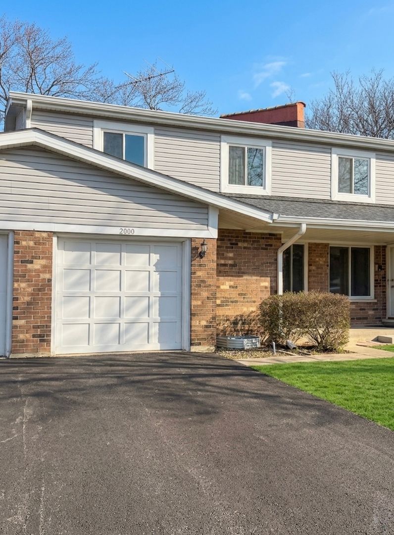 2000 N Hancock Drive N — Palatine, IL 60074
