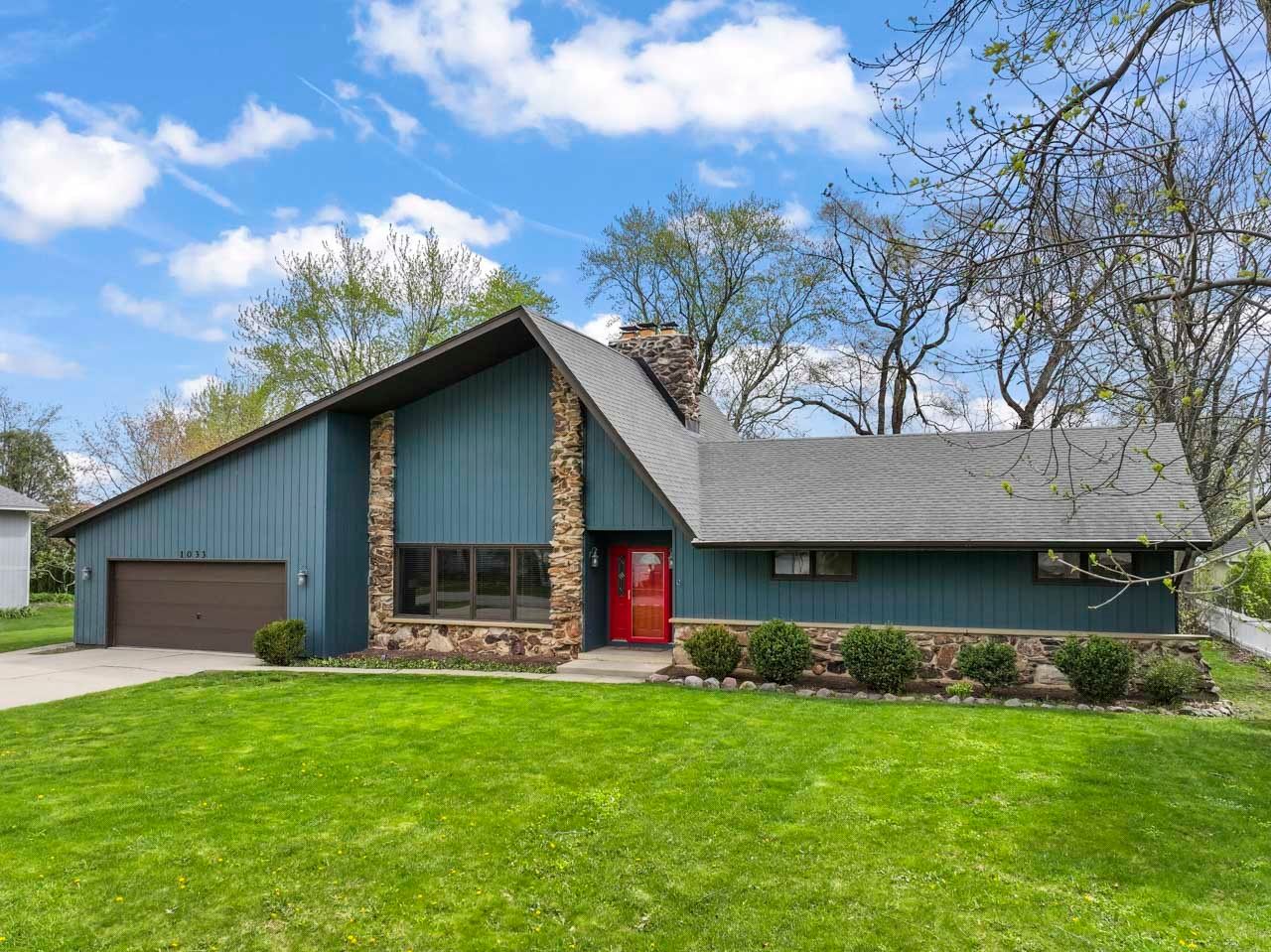 1033 Blackburn Street — Gurnee, IL 60031