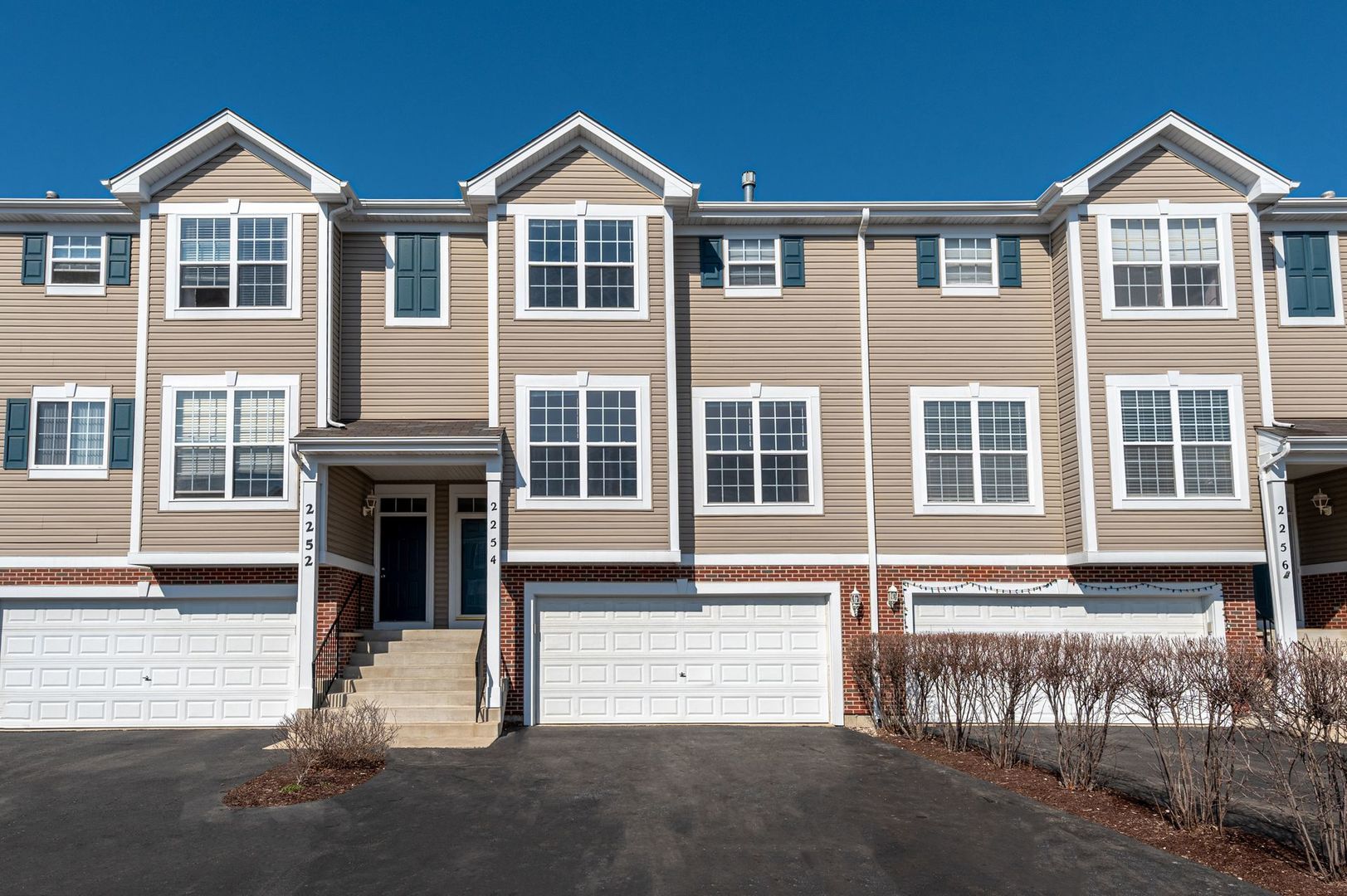 2254 Hudson Circle — Aurora, IL 60502