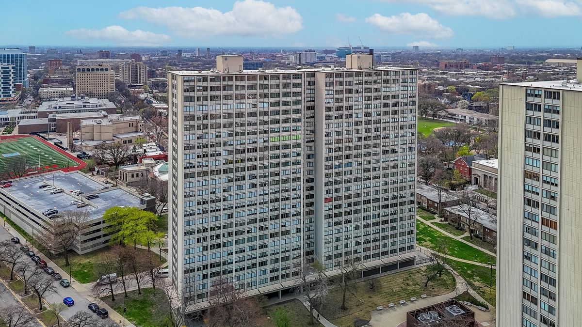 4850 Lake Park Avenue, Chicago, IL 60615