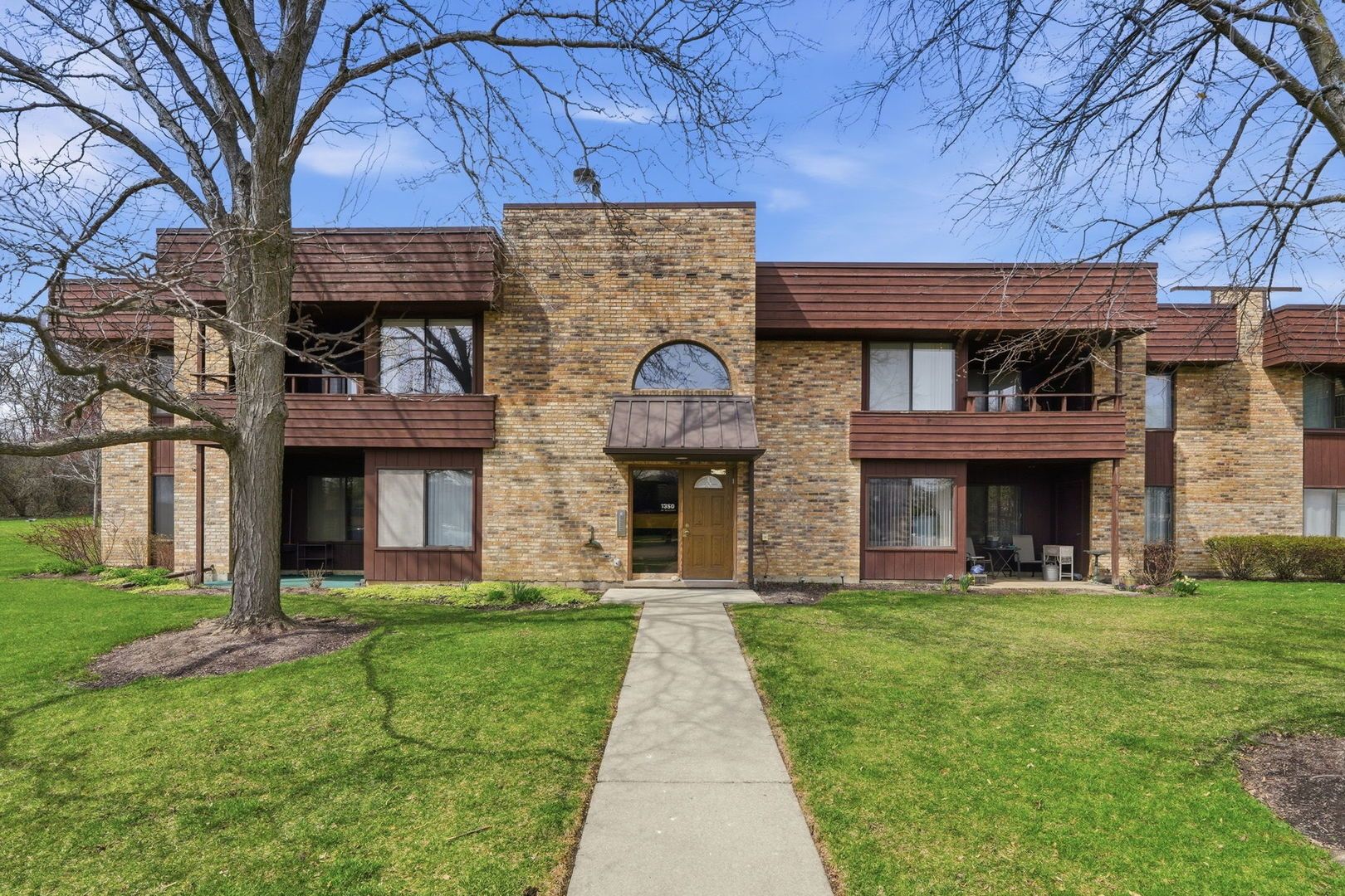 1350 N Sterling Avenue #201 — Palatine, IL 60067
