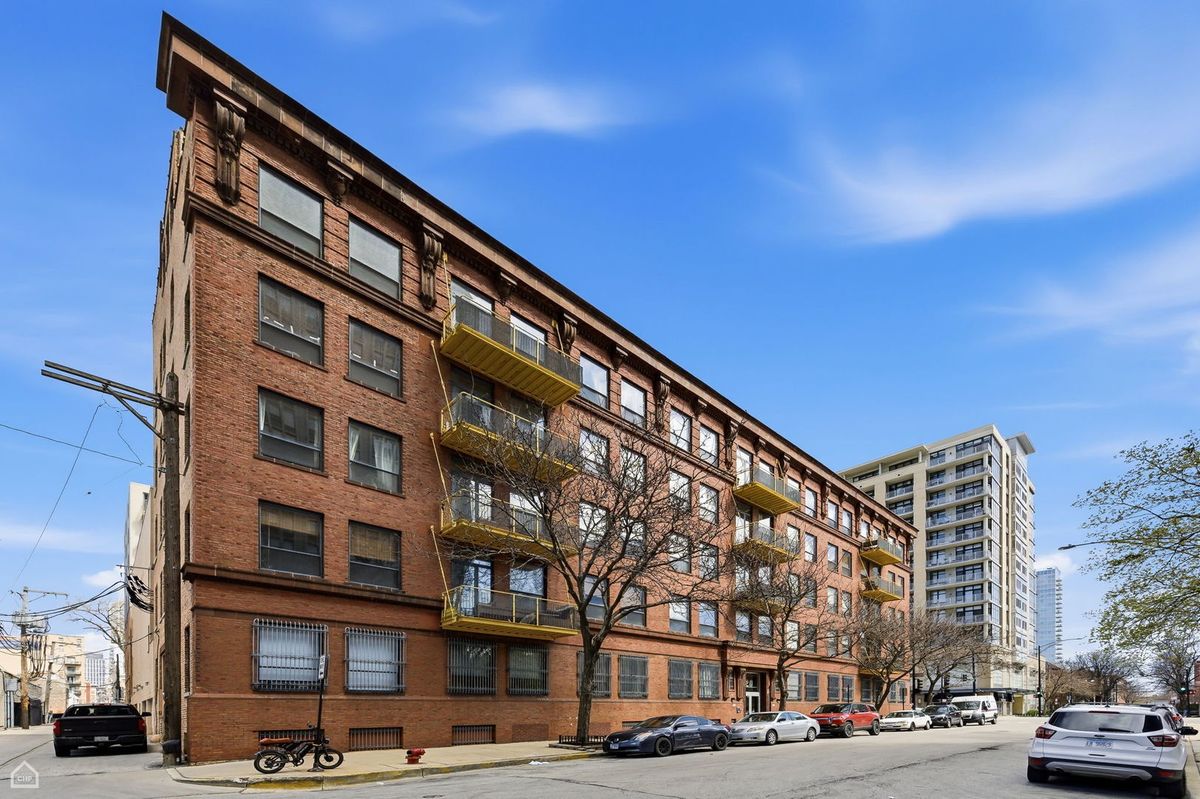 1910 Indiana Avenue, Chicago, IL 60616