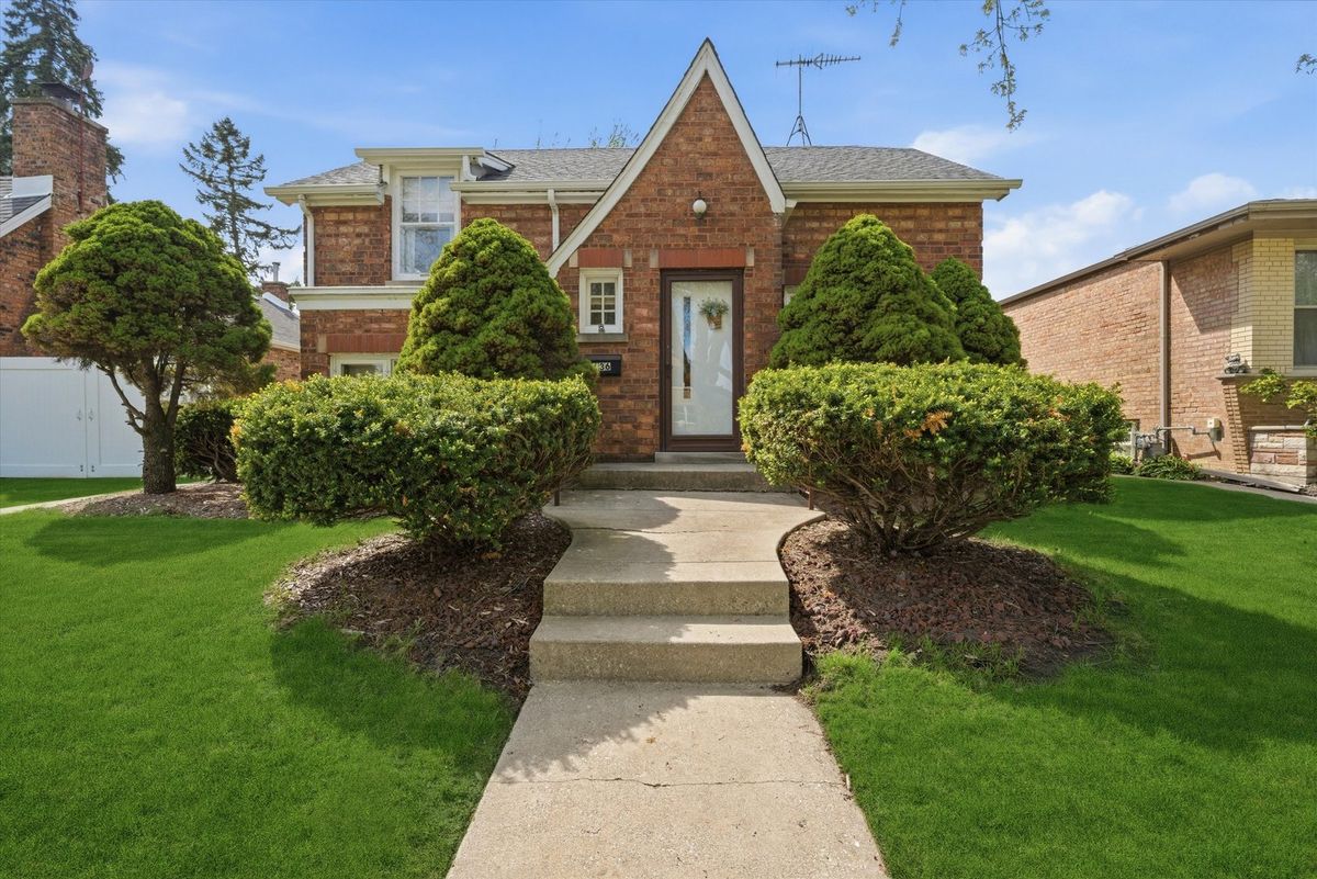9636 Central Park Avenue, Evergreen Park, IL 60805