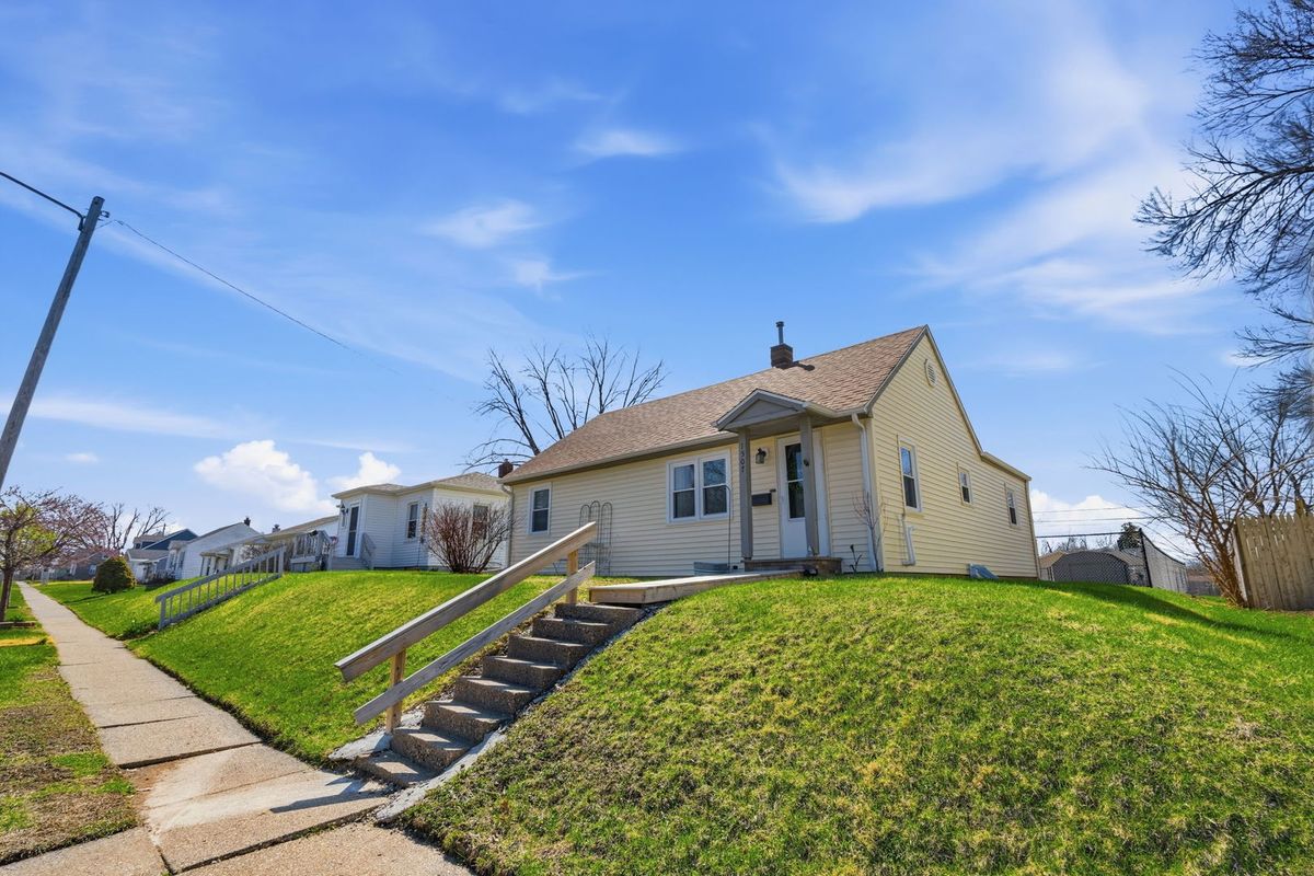 1507 38th Street, Davenport, IA 52806