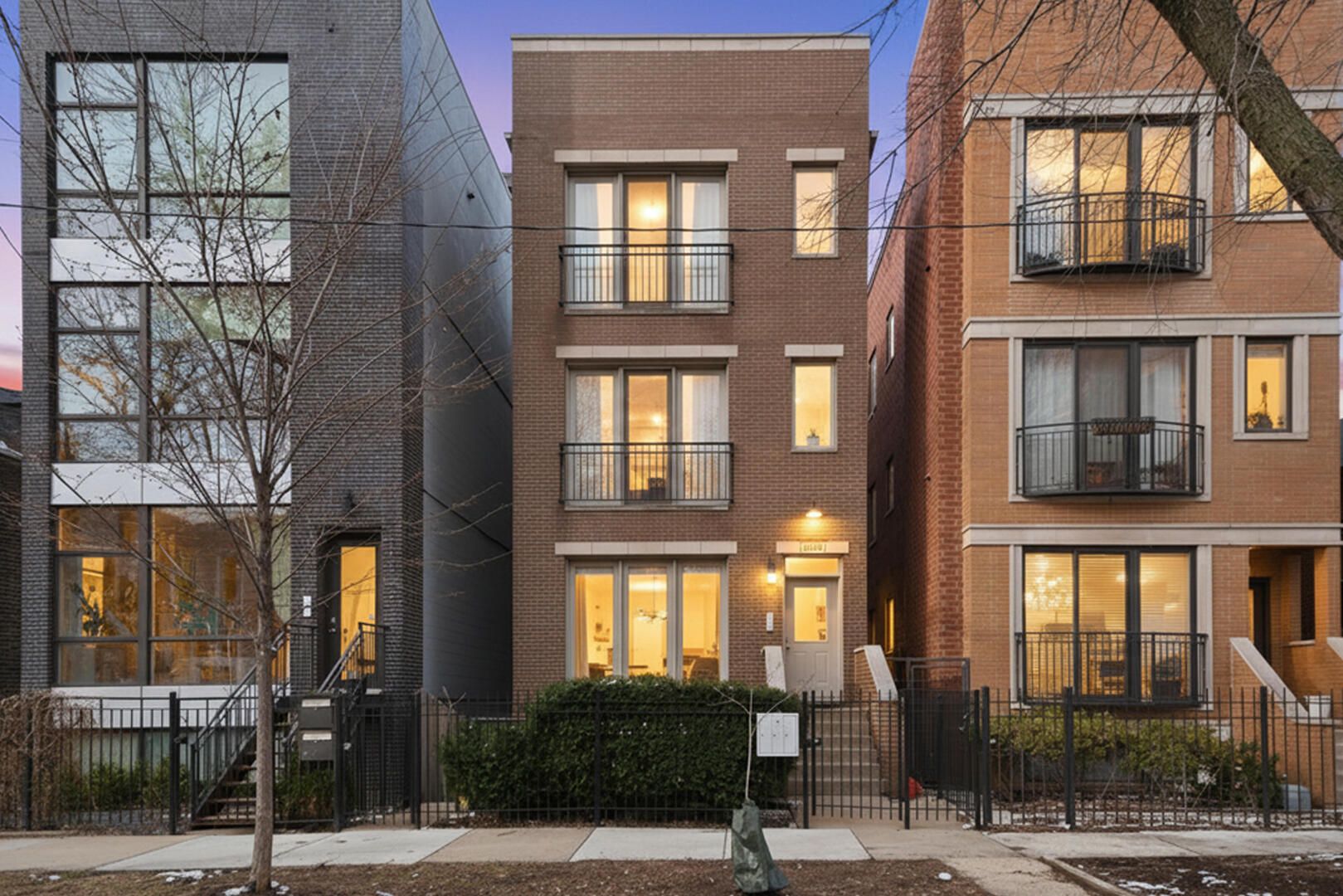 2416 W Thomas Street #1 — Chicago, IL 60622