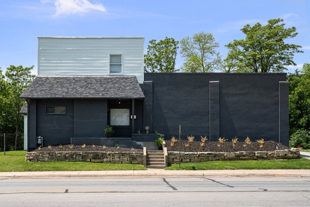 2400 24th Street — Rock Island, IL 61201