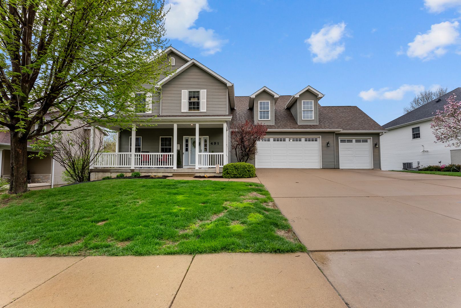 431 N 8th Street — Leclaire, IA 52753