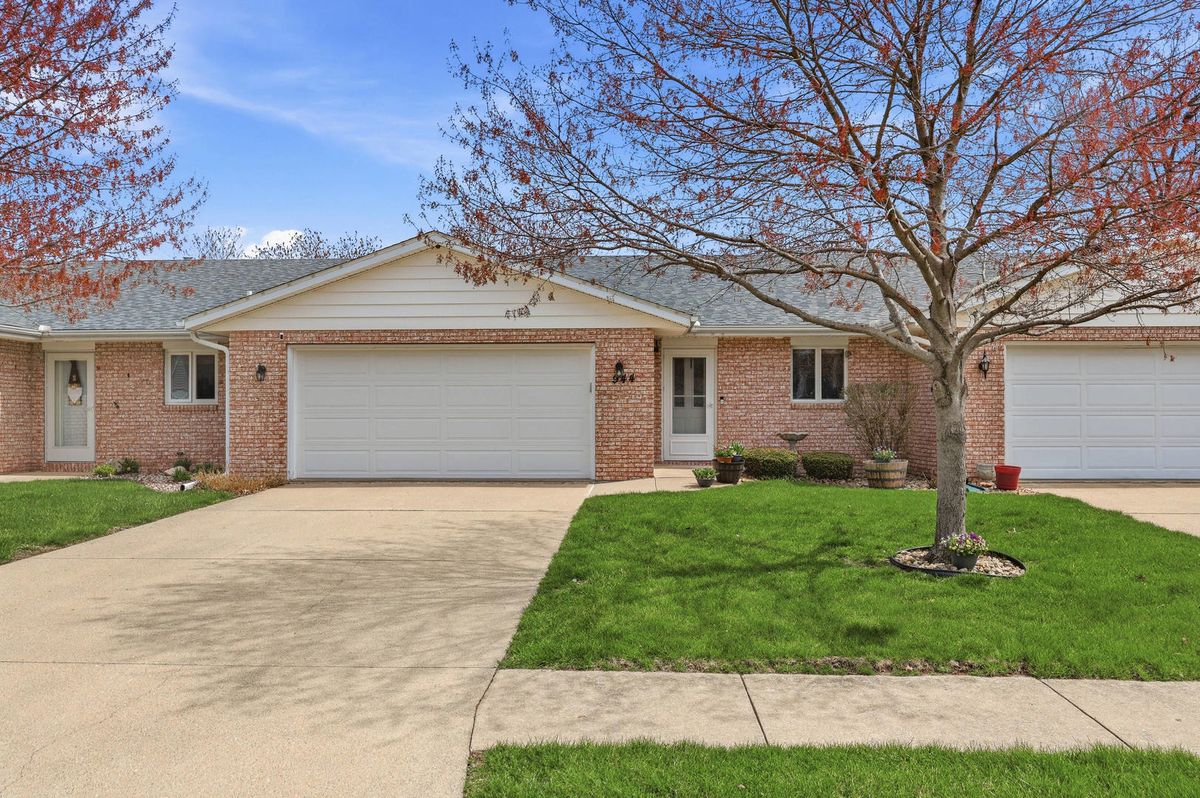 944 Iowa Street, Geneseo, IL 61254