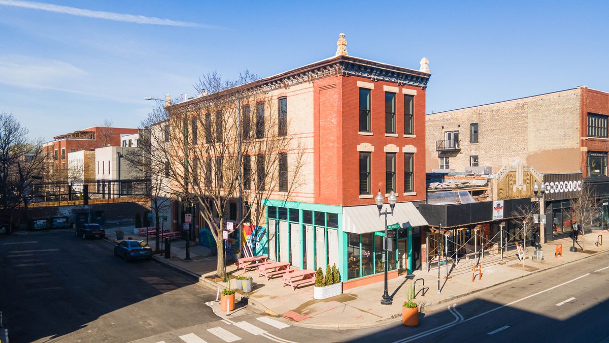 1360 Milwaukee Avenue, Chicago, IL 60622