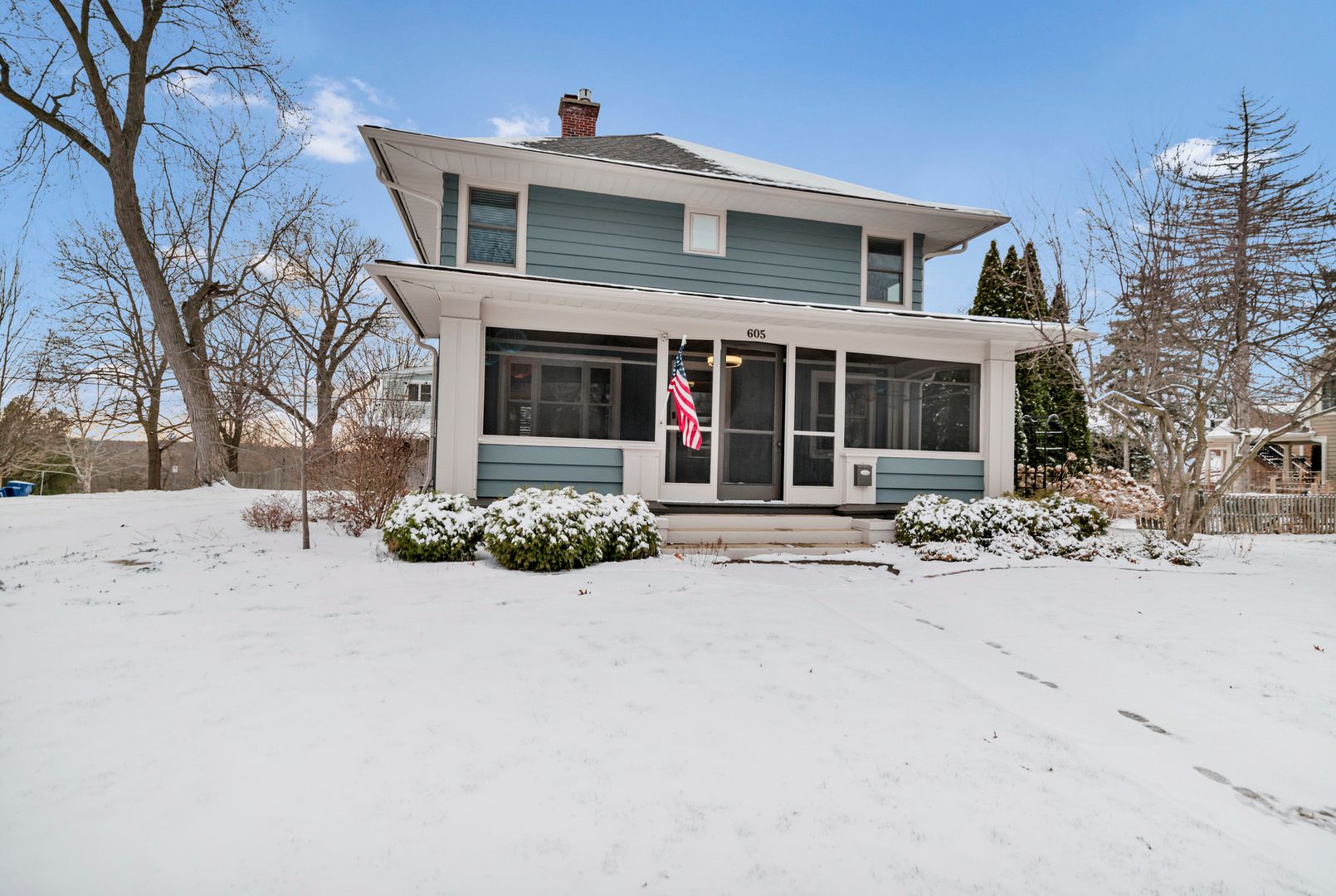 605 N 3rd Avenue — St. Charles, IL 60174