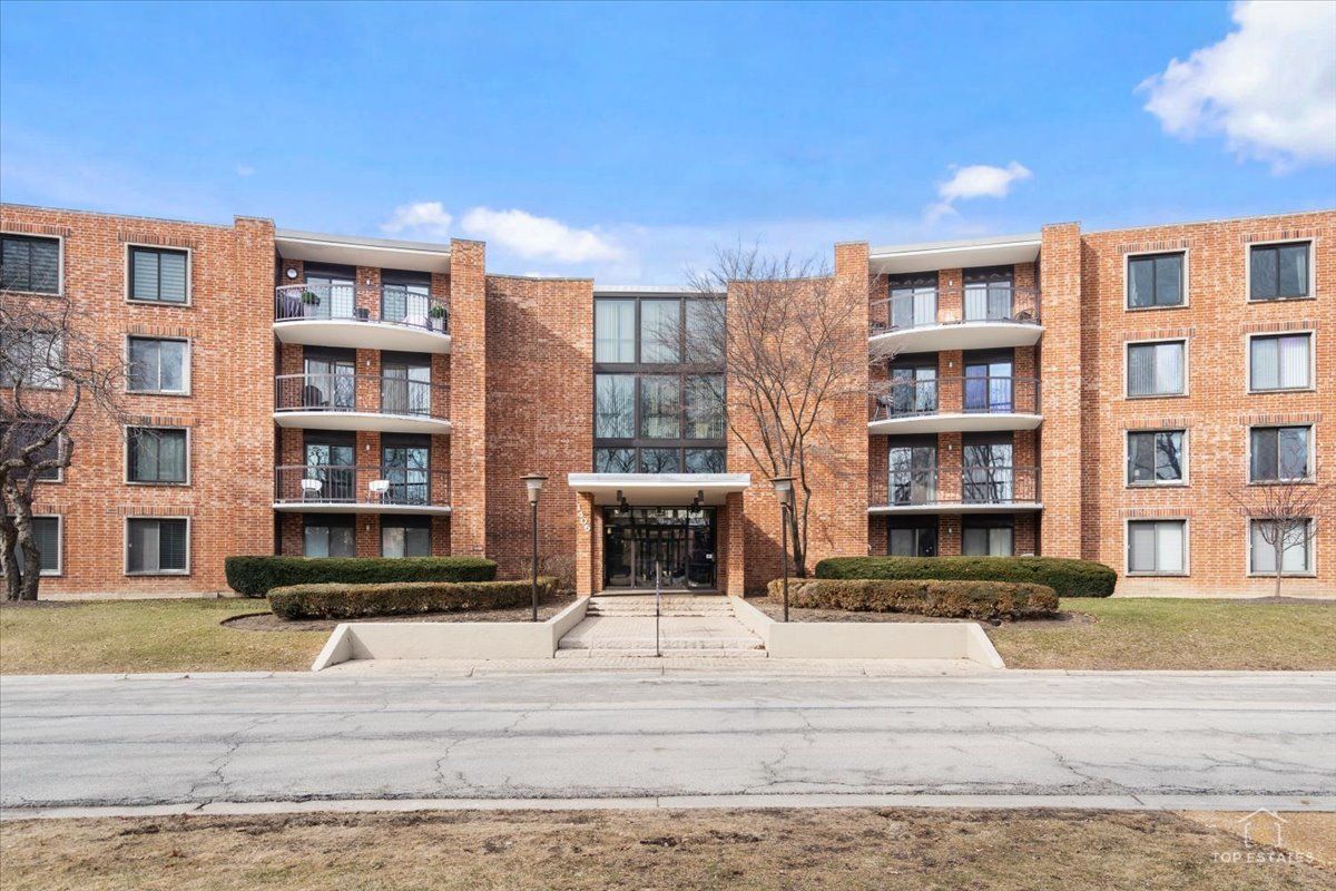 1405 E Central Road #222C — Arlington Heights, IL 60005