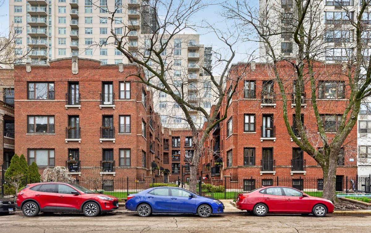 906 Winona Street, Chicago, IL 60640