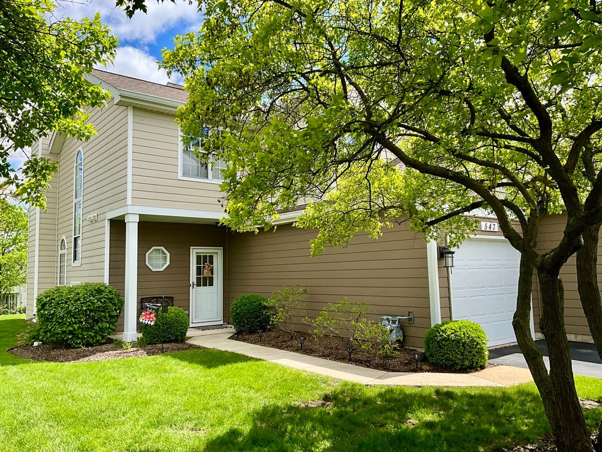 547 Woodcrest Drive, Mundelein, IL 60060