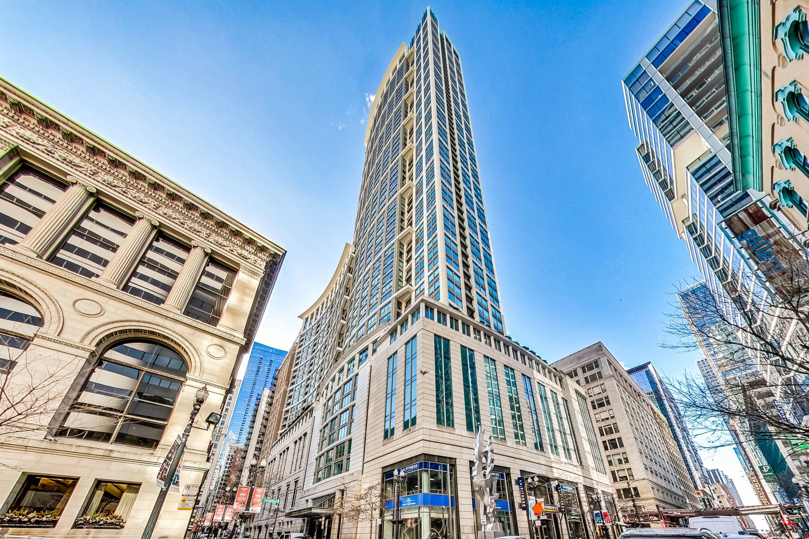130 N Garland Court #1703 — Chicago, IL 60602