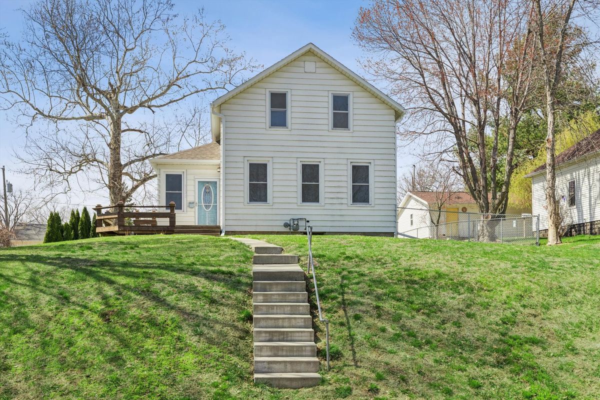 3122 Roosevelt Street, Clinton, IA 52732
