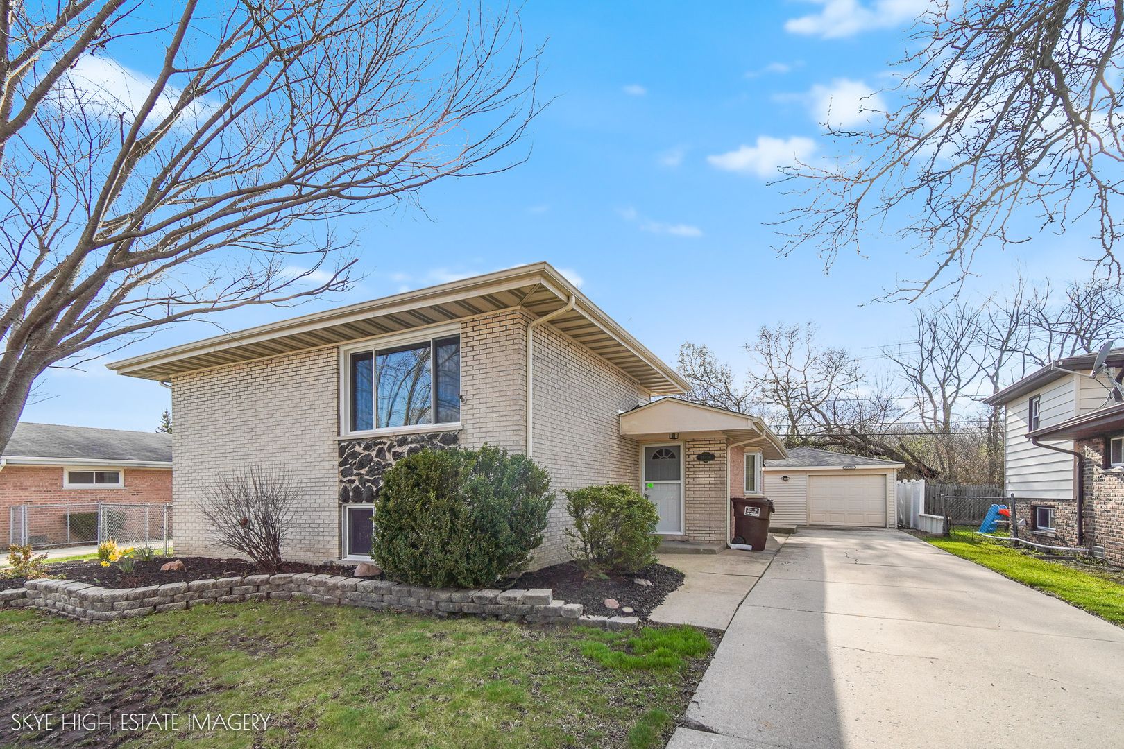 16456 George Drive — Oak Forest, IL 60452