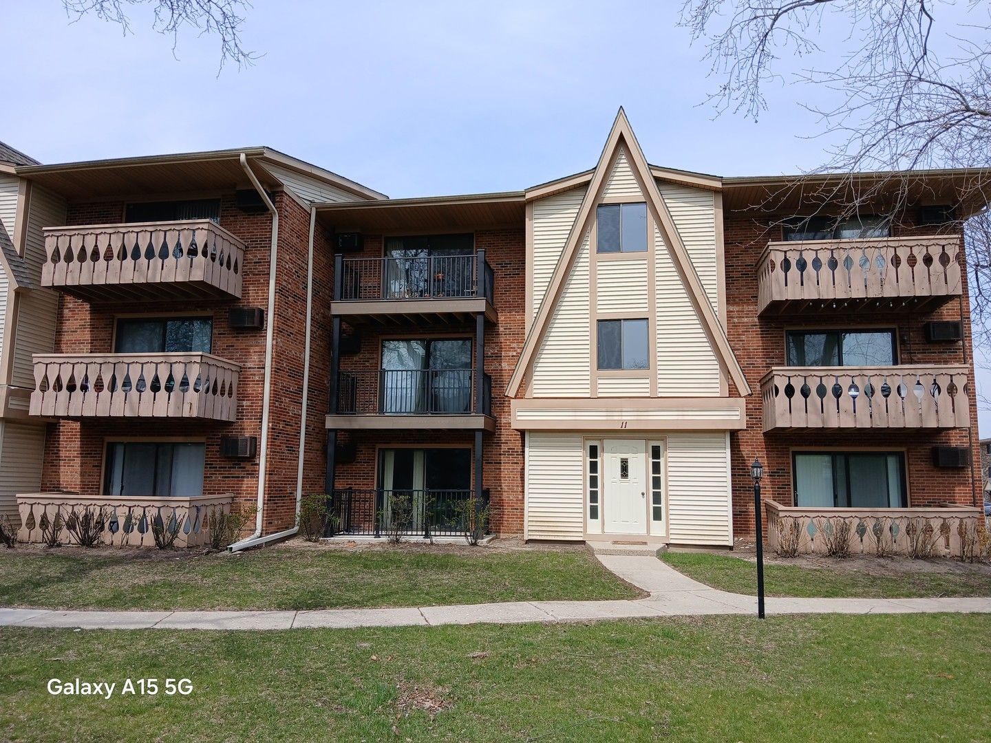 11 Parkside Court #6 — Vernon Hills, IL 60061