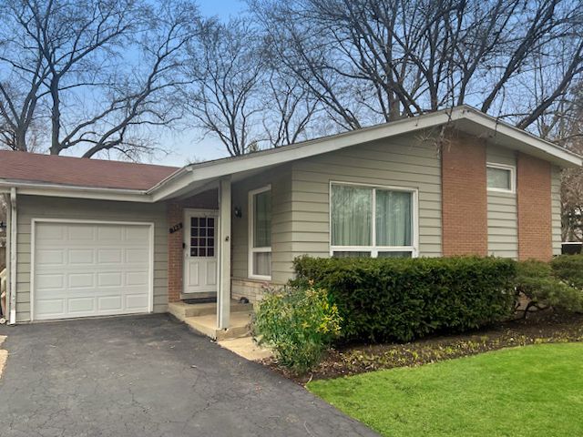 742 Pine Street — Deerfield, IL 60015