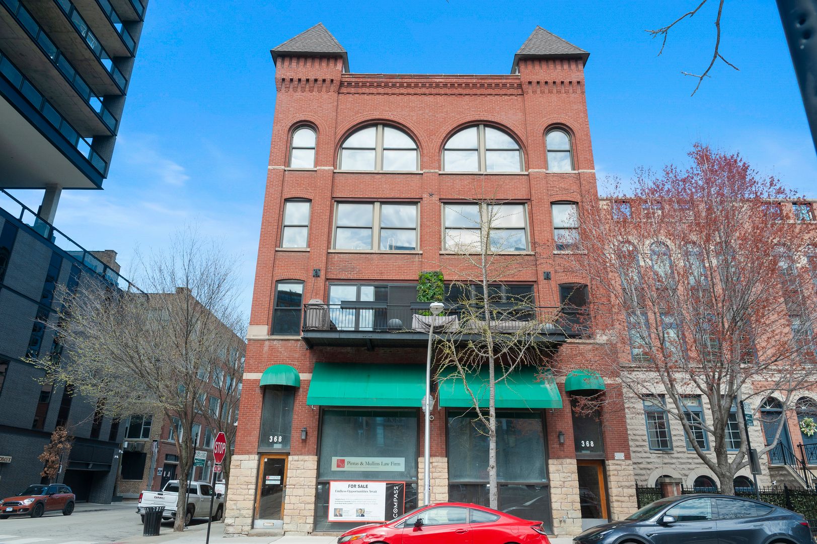 368 W Huron Street #3N — Chicago, IL 60654