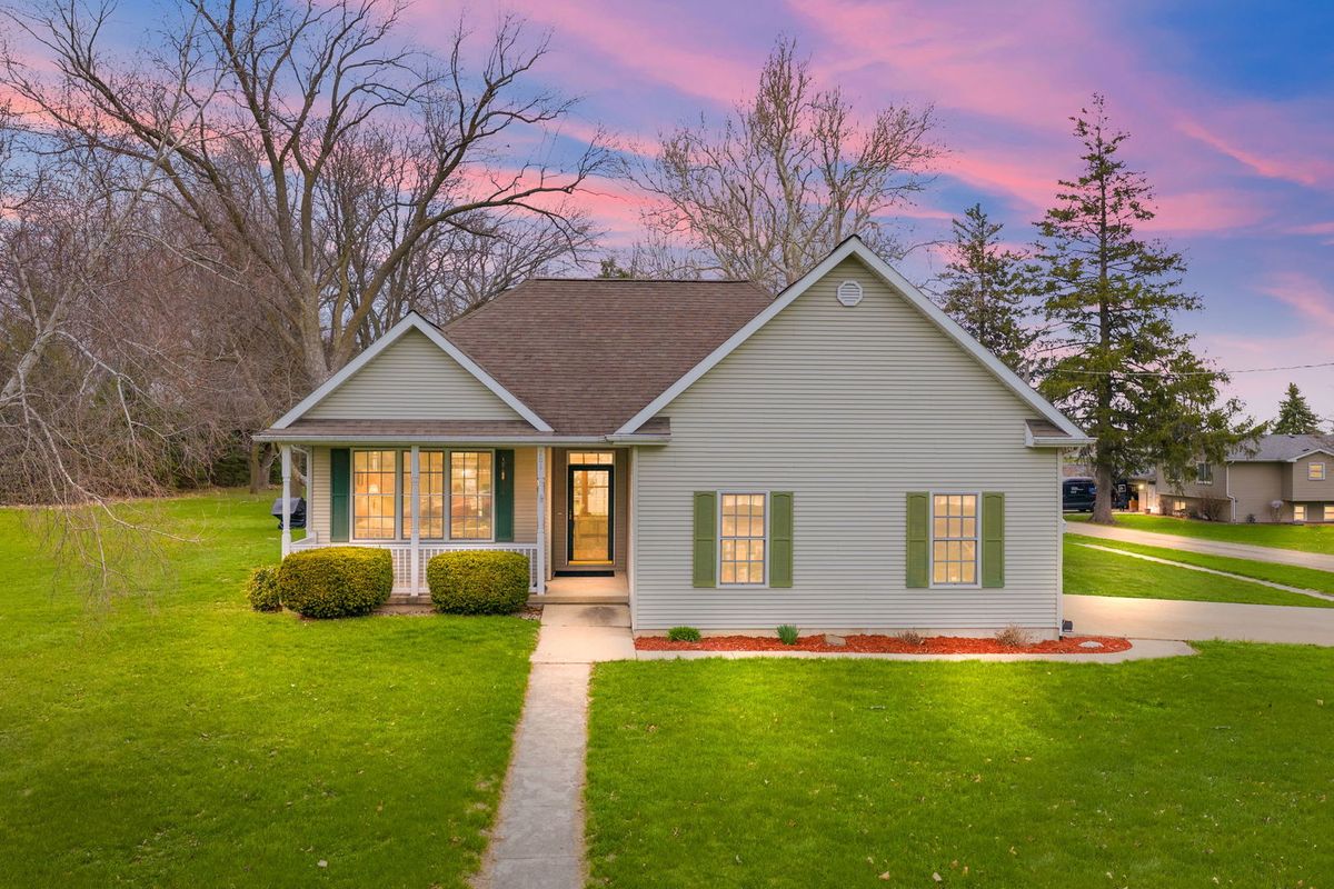 201 Hardanger Gate, Lee, IL 60530