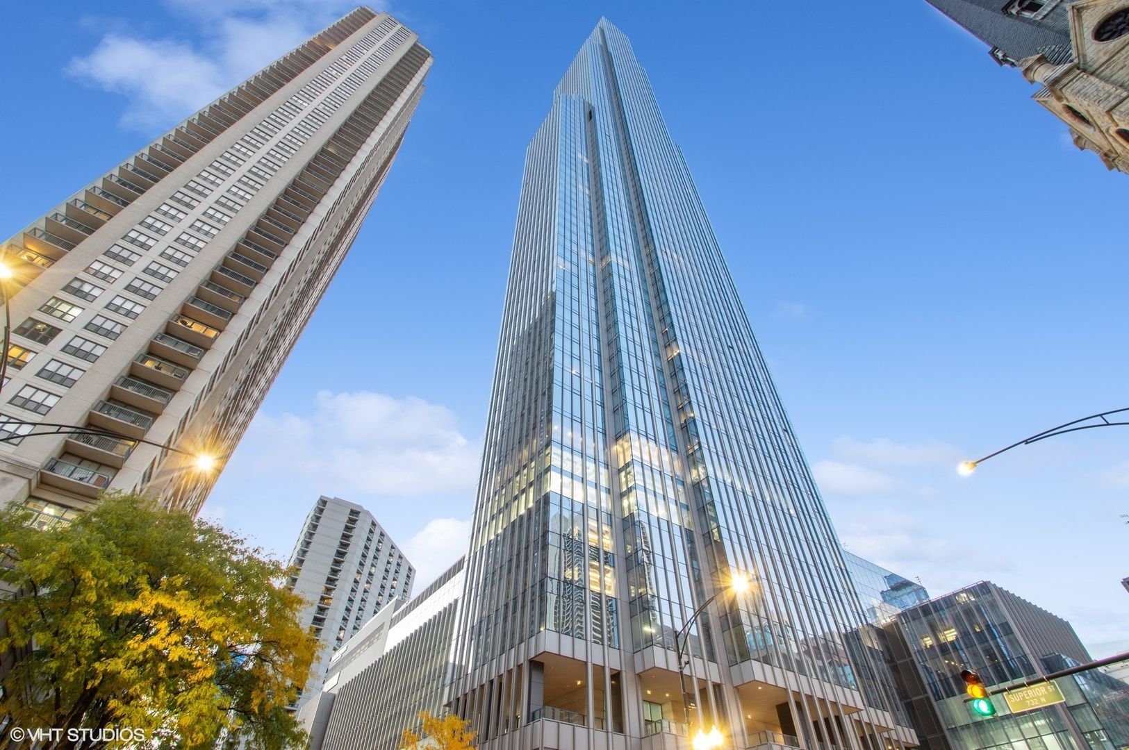 14 W Superior Street #5401 — Chicago, IL 60654