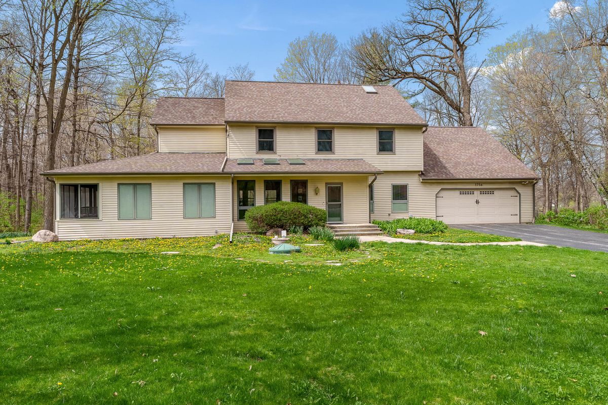 1756 APALOOSA Court, Rockford, IL 61107