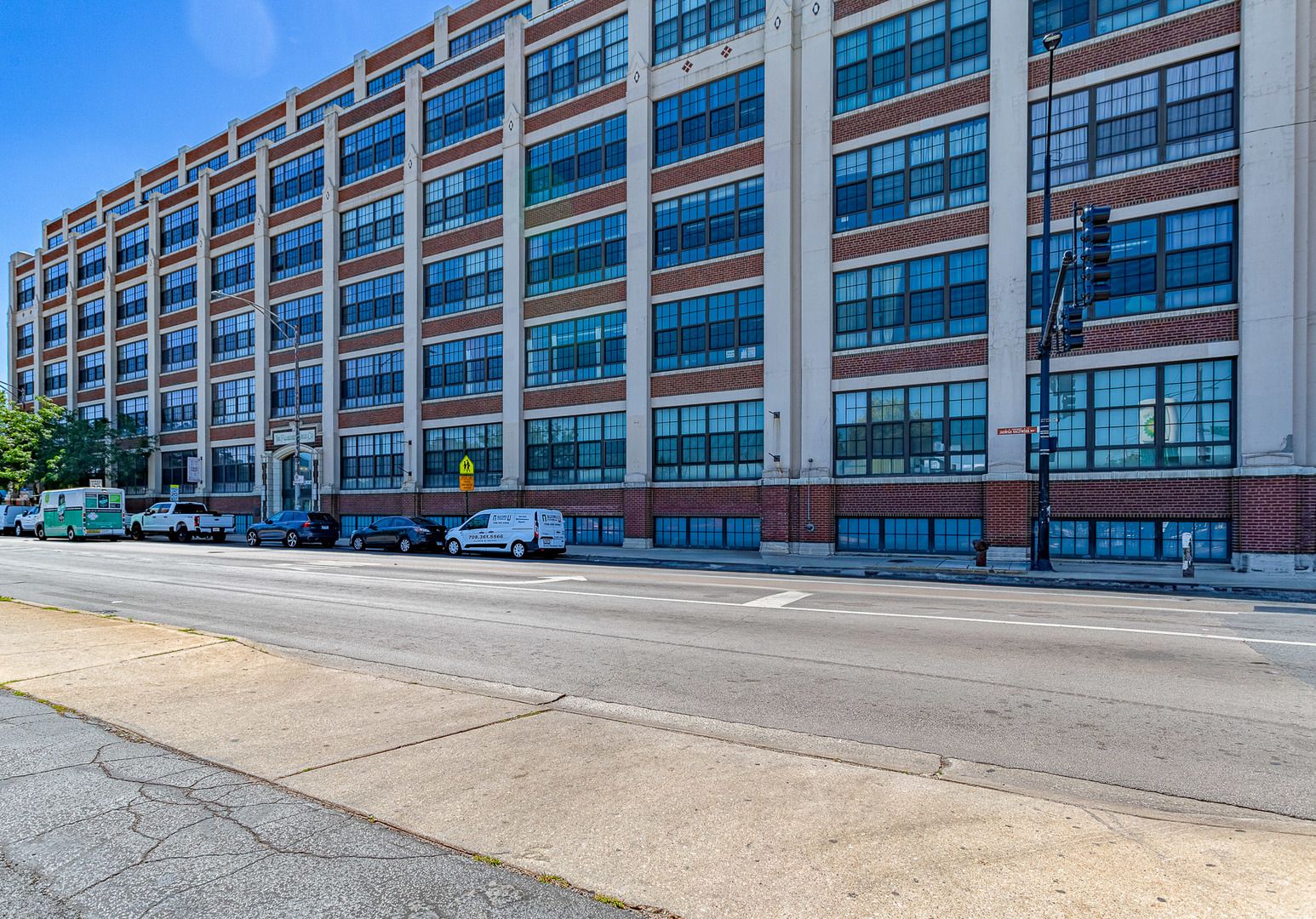 3963 W BELMONT Avenue #322 — Chicago, IL 60618