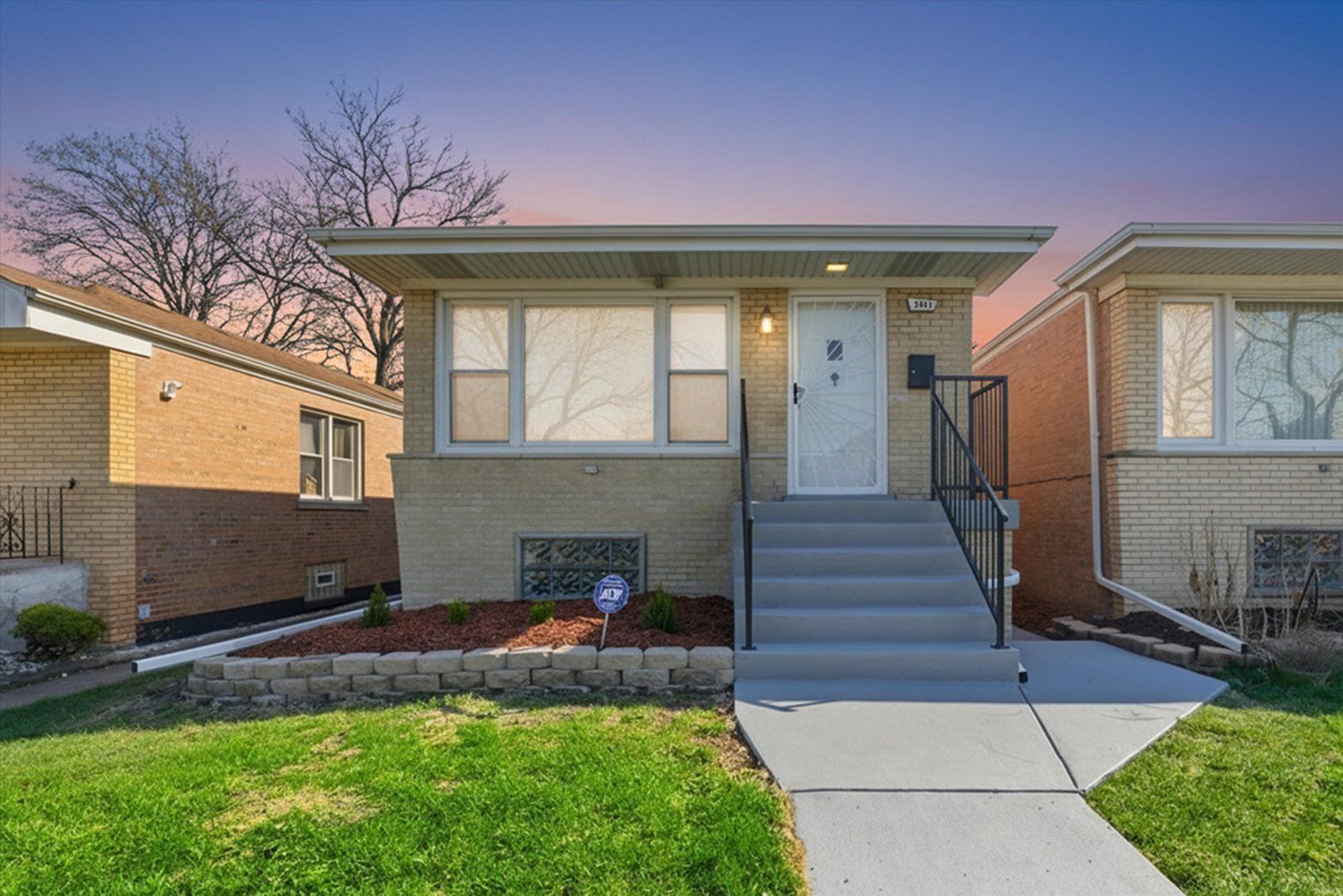2811 W 82nd Street — Chicago, IL 60652