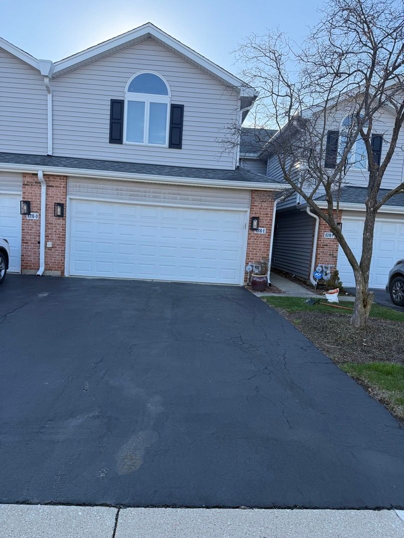 8316 HIGHPOINT Circle, Darien, IL 60561