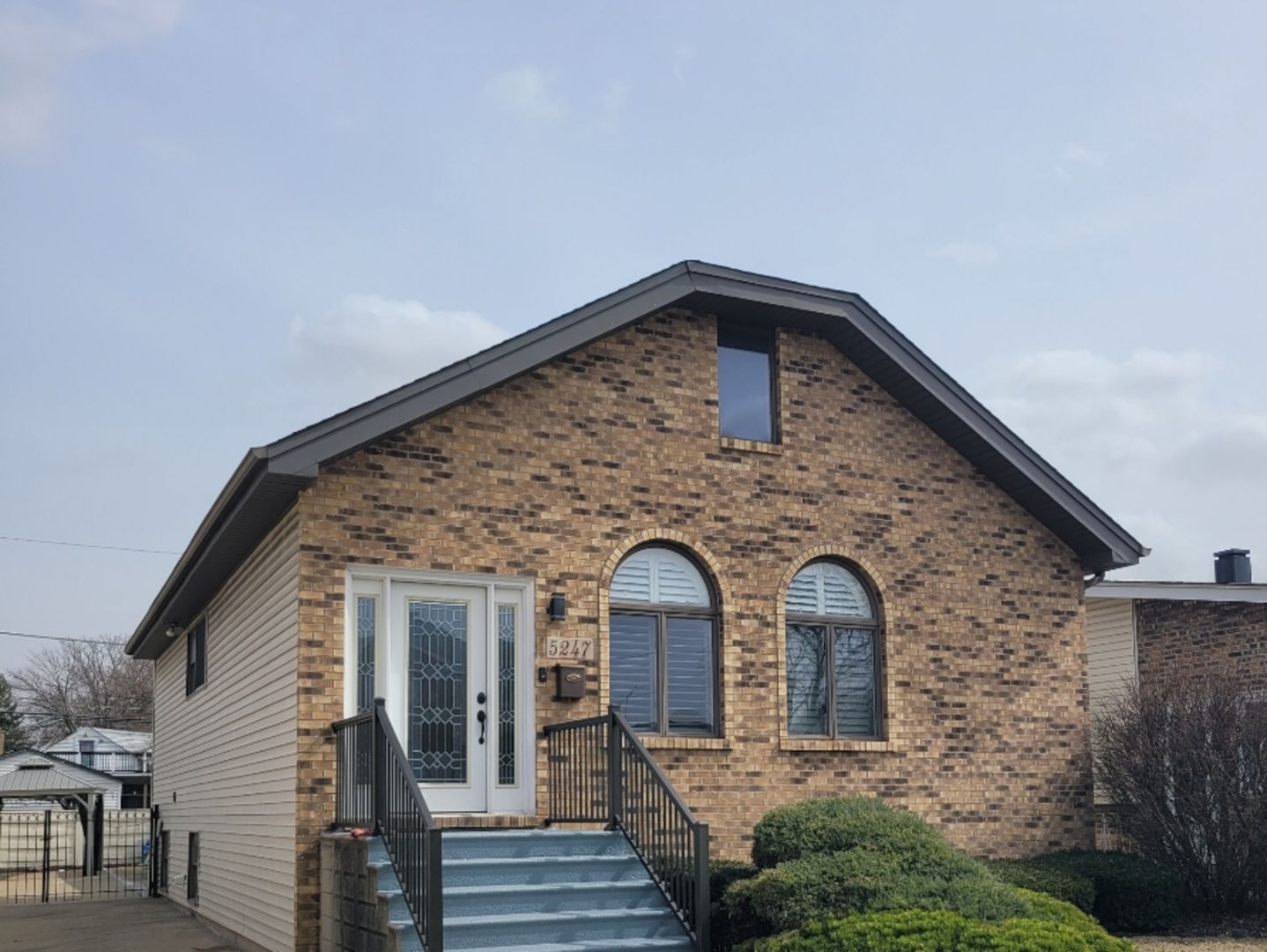 5247 S Neva Avenue — Chicago, IL 60638