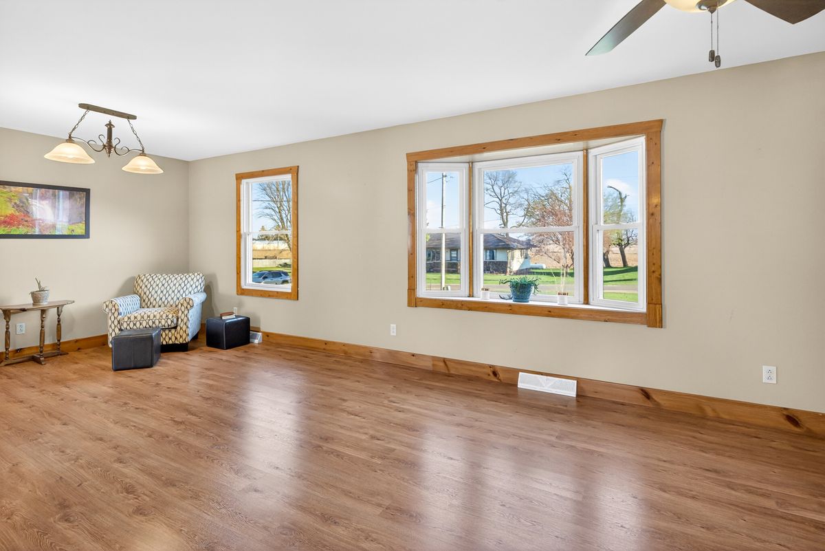 122 Park Avenue, Charlotte, IA 52731