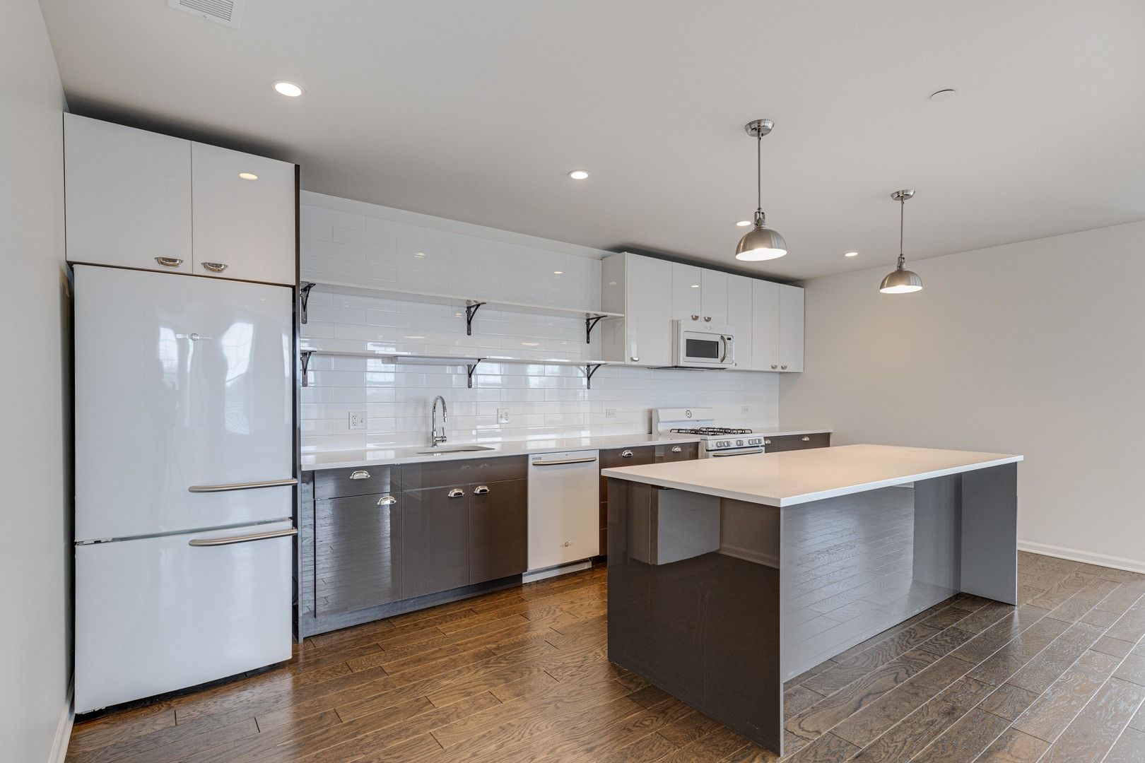 115 Lake Street #304 — Libertyville, IL 60048