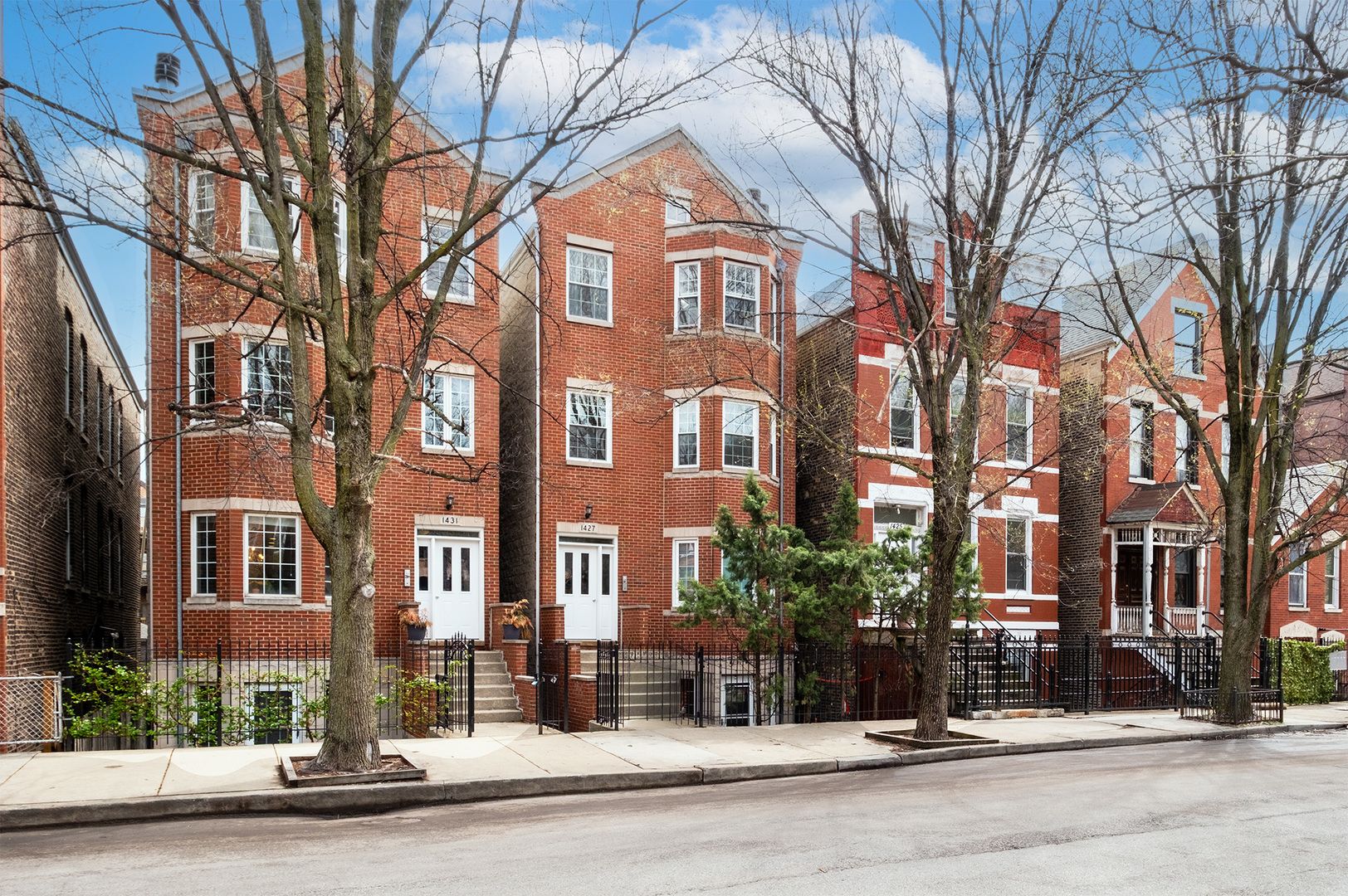 1427 N Bosworth Avenue #2 — Chicago, IL 60642
