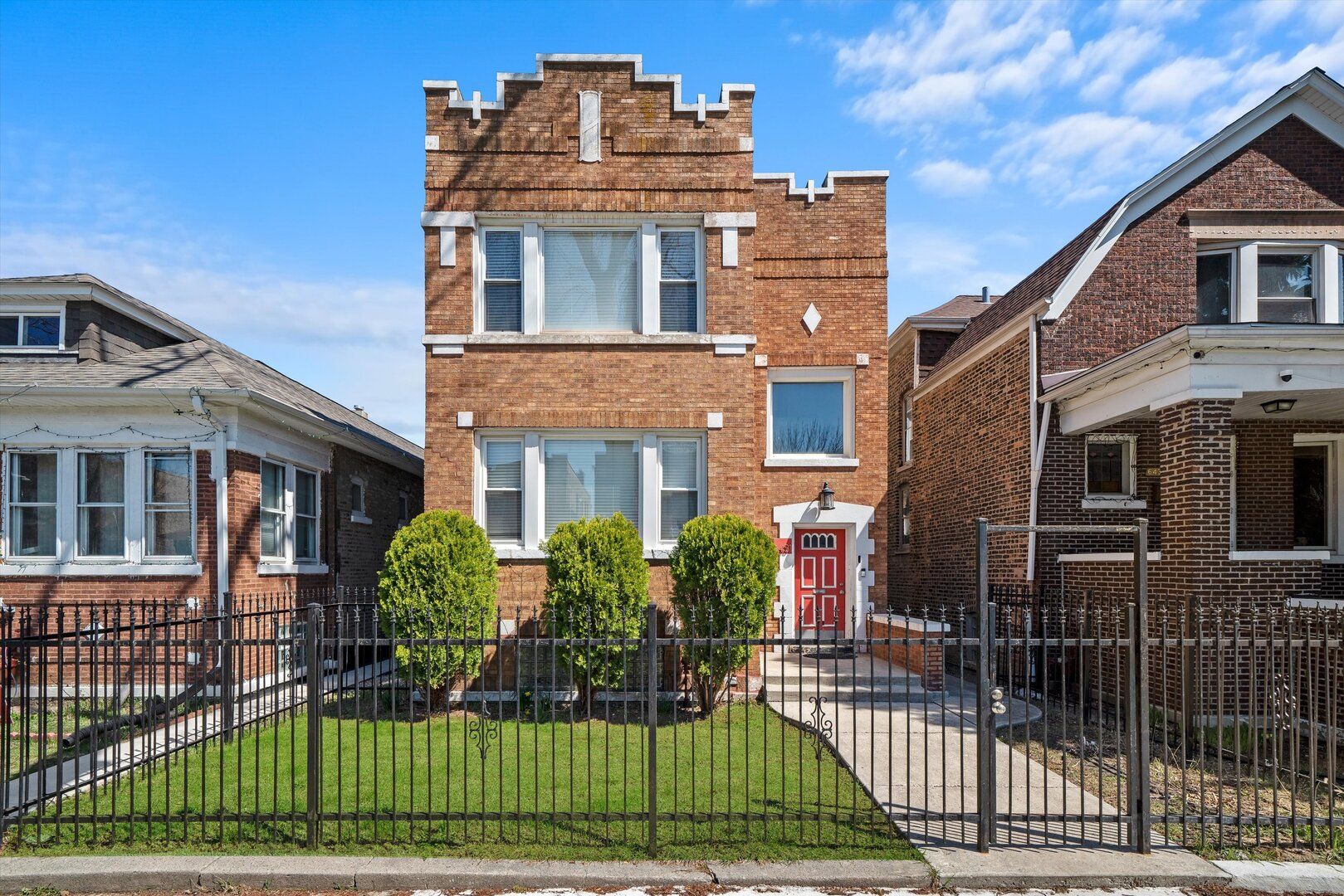 6431 S Artesian Avenue — Chicago, IL 60629