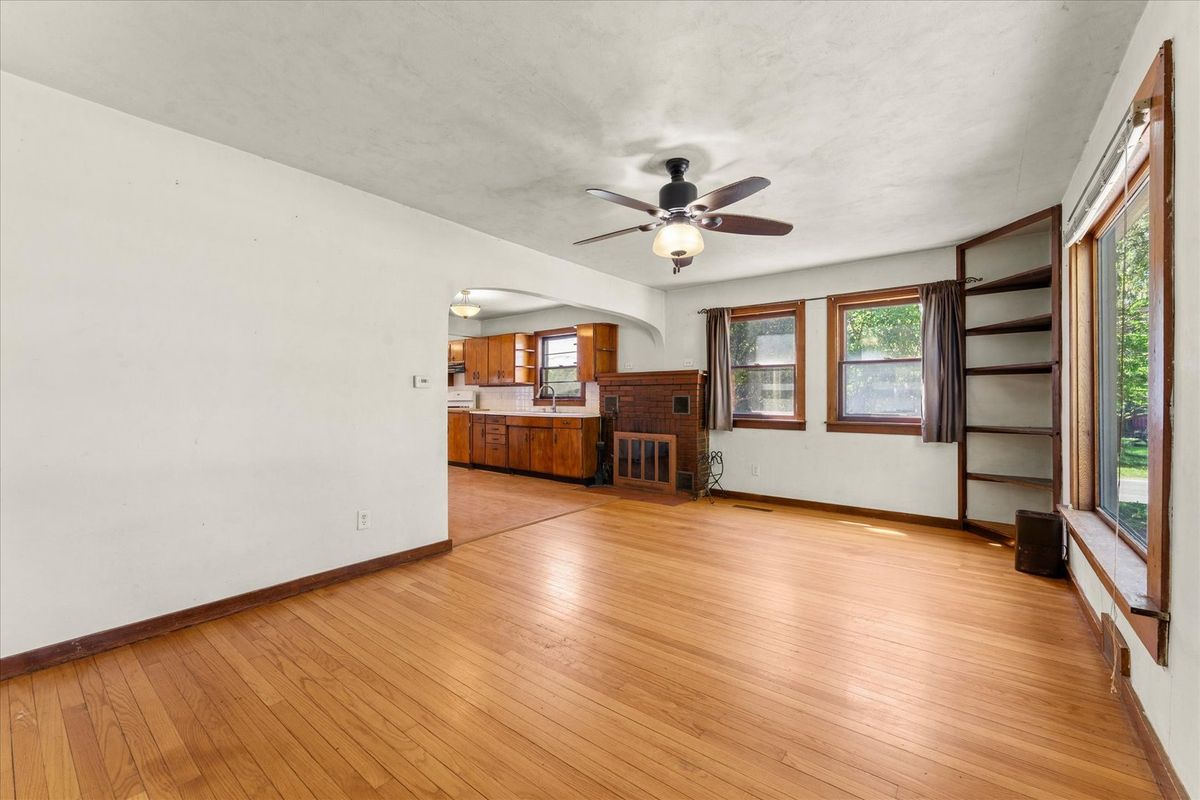 501 N State Street, Bellflower, IL 62174