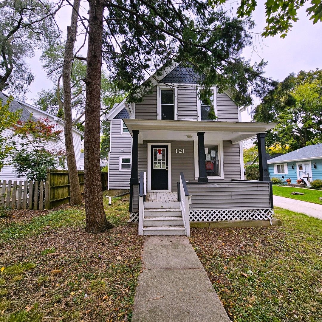 121 4th Street — Libertyville, IL 60048