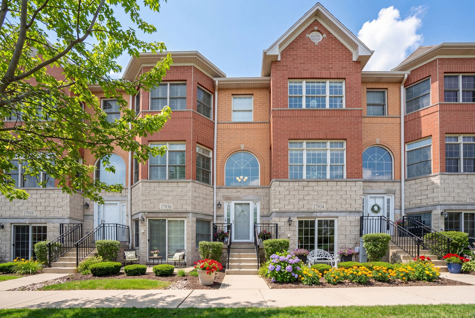 17934 Fountain Circle — Orland Park, IL 60467