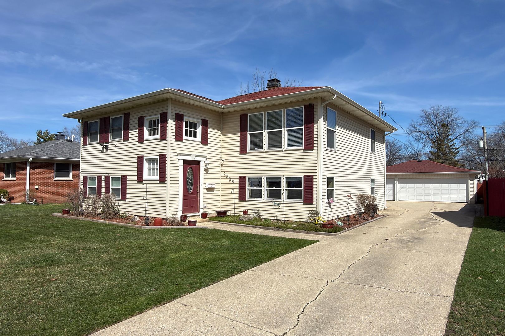 2808 Dove Street — Rolling Meadows, IL 60008