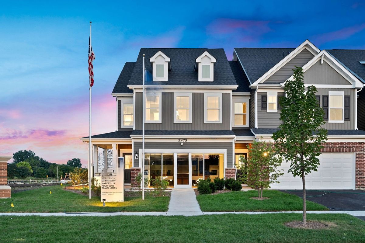 2310 Horseshoe Circle, Naperville, IL 60564