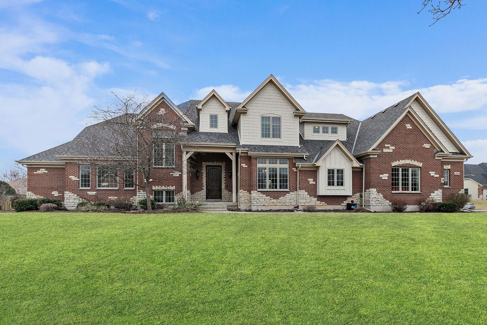 1211 Coyote Trail — Hampshire, IL 60140