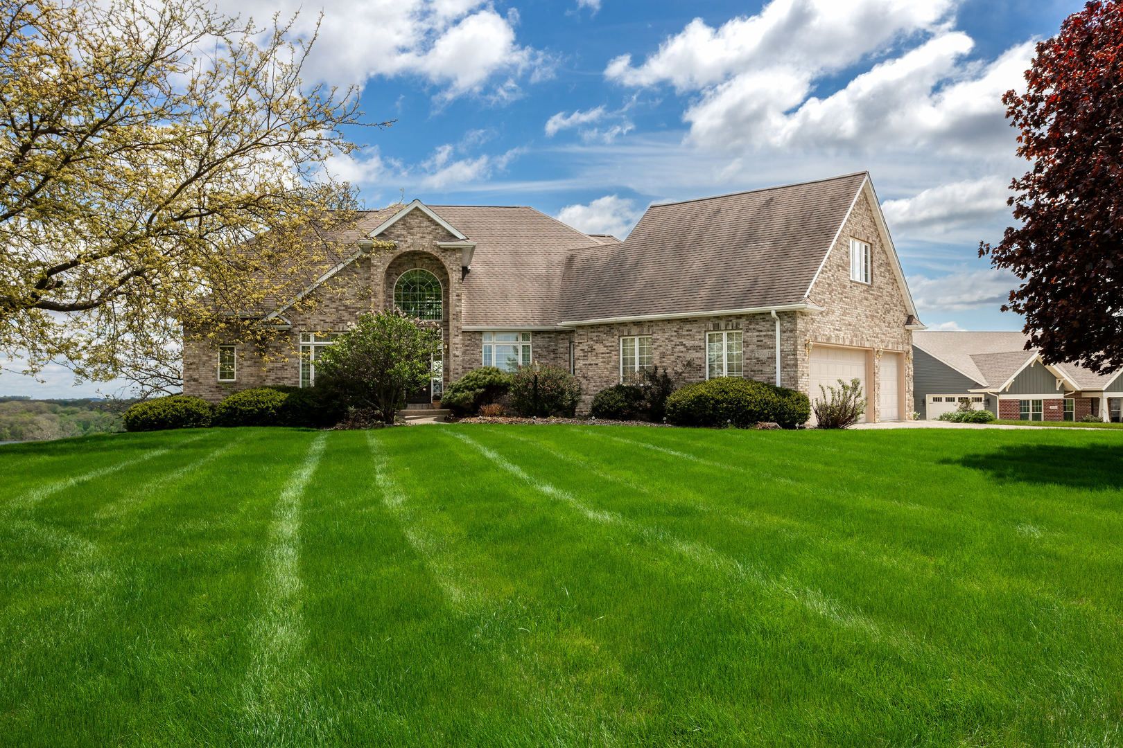 23801 281st Avenue — Leclaire, IA 52753