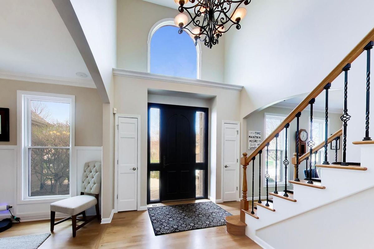 26W363 Torrey Pines Court, Winfield, IL 60190