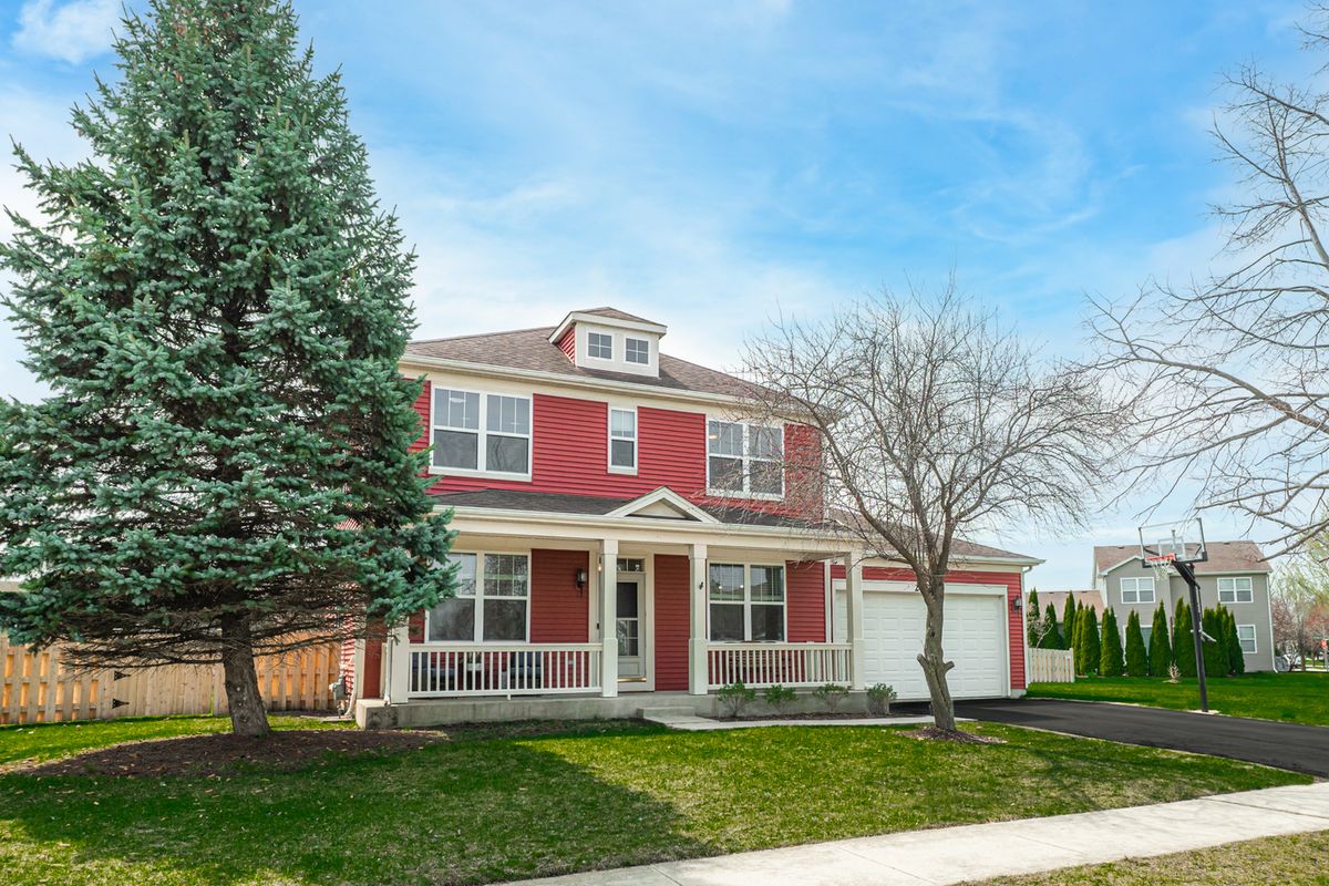 2868 Liberty Lakes Boulevard, Wauconda, IL 60084