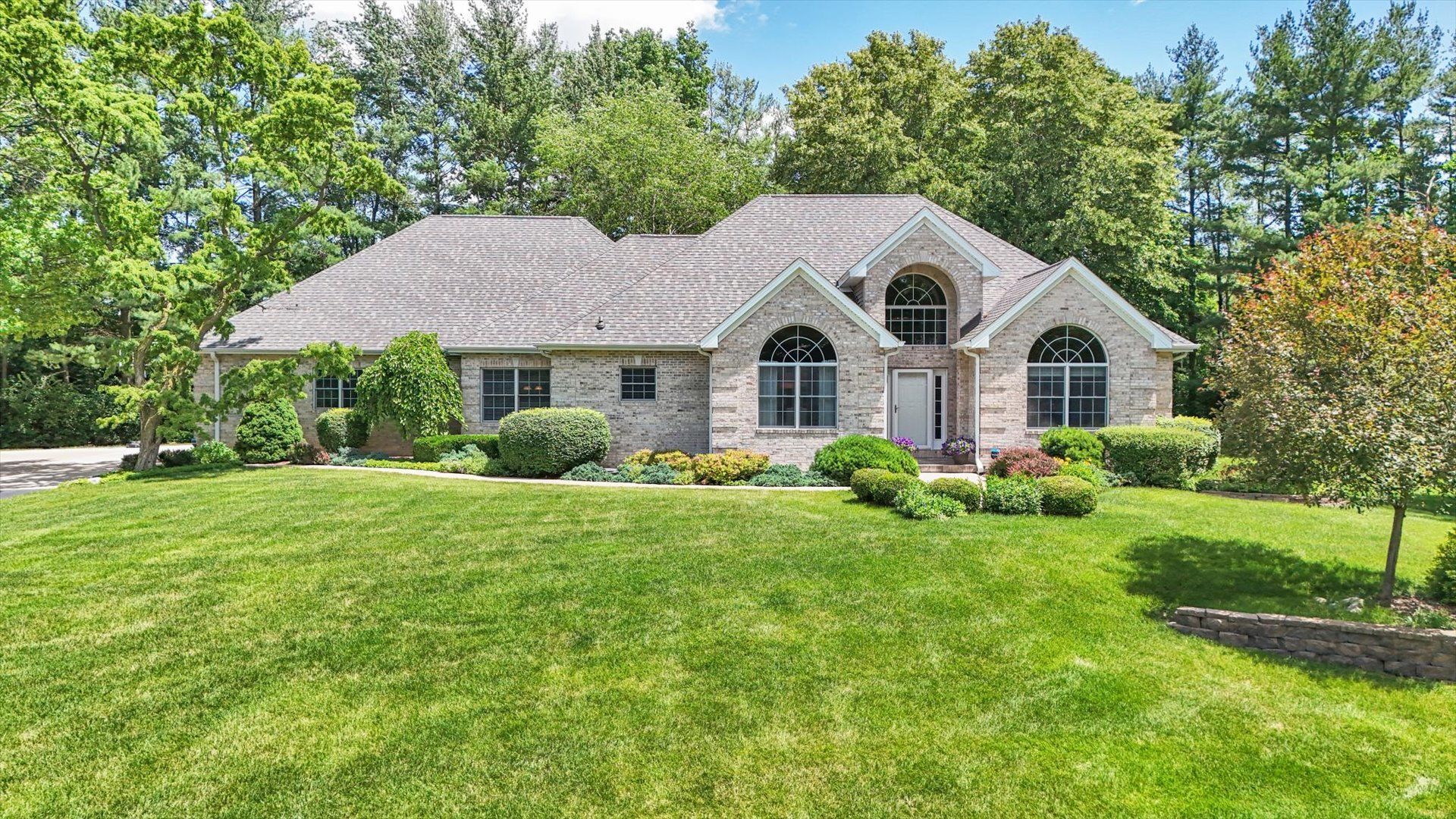 1802 N Concord Lane — Urbana, IL 61802