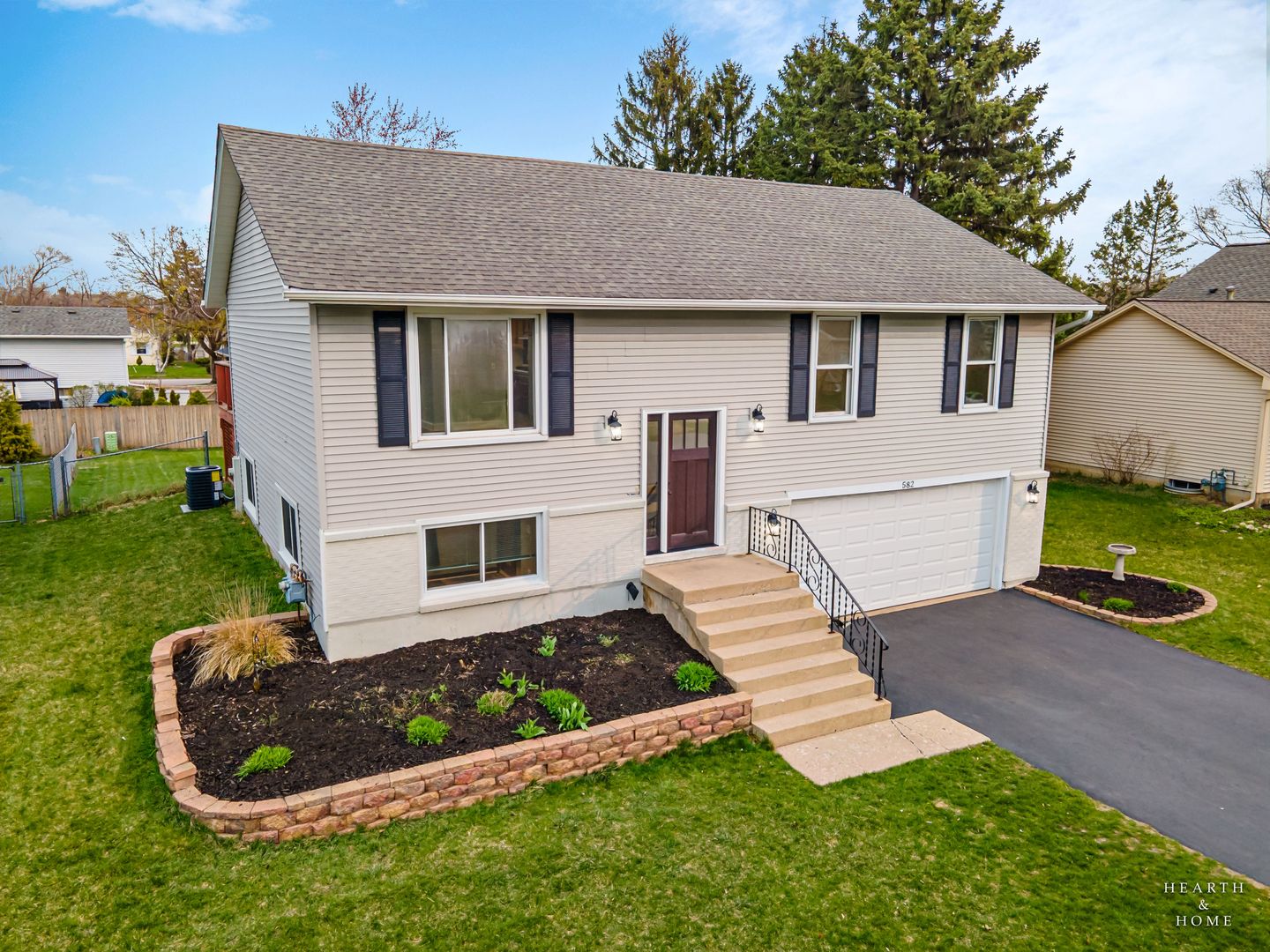 582 Arthur Drive — Cary, IL 60013