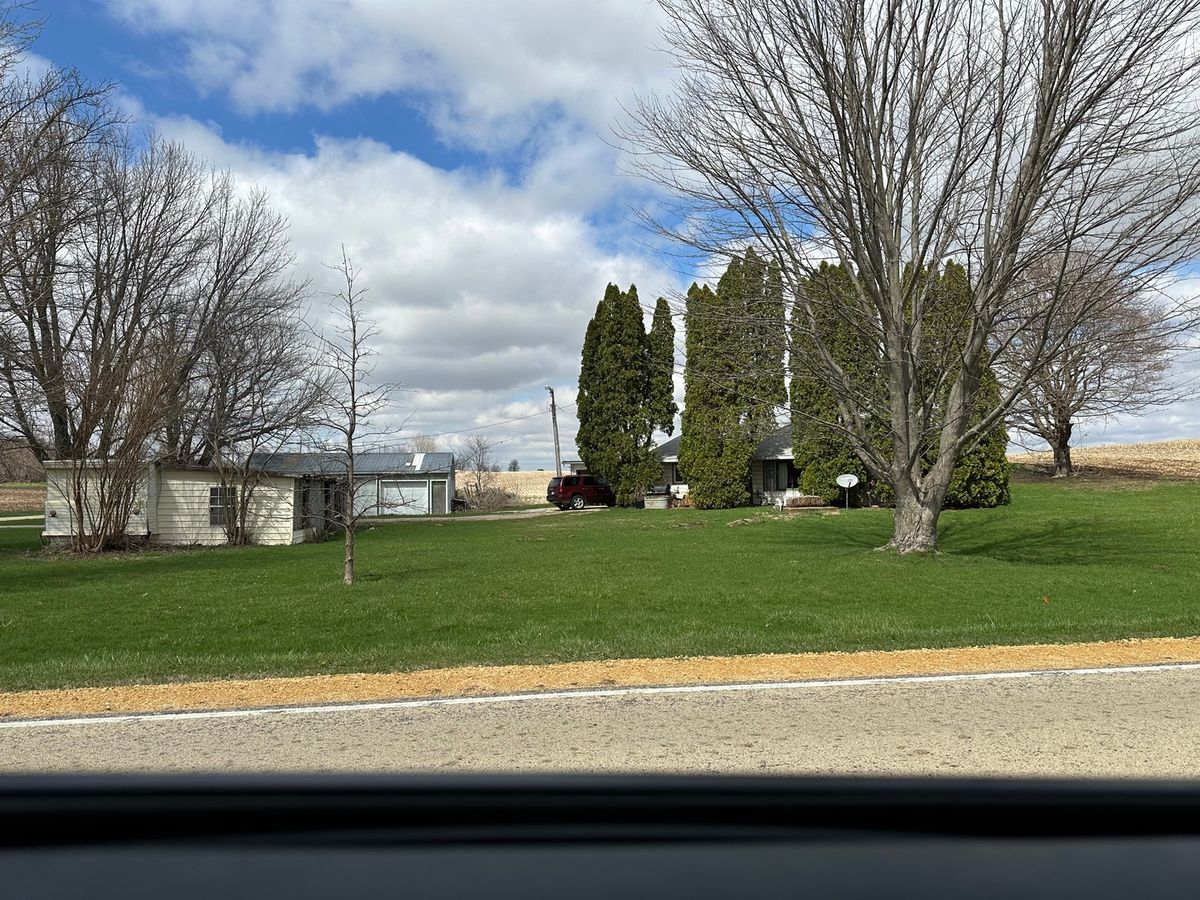 2999 Hartman Road, Chadwick, IL 61014