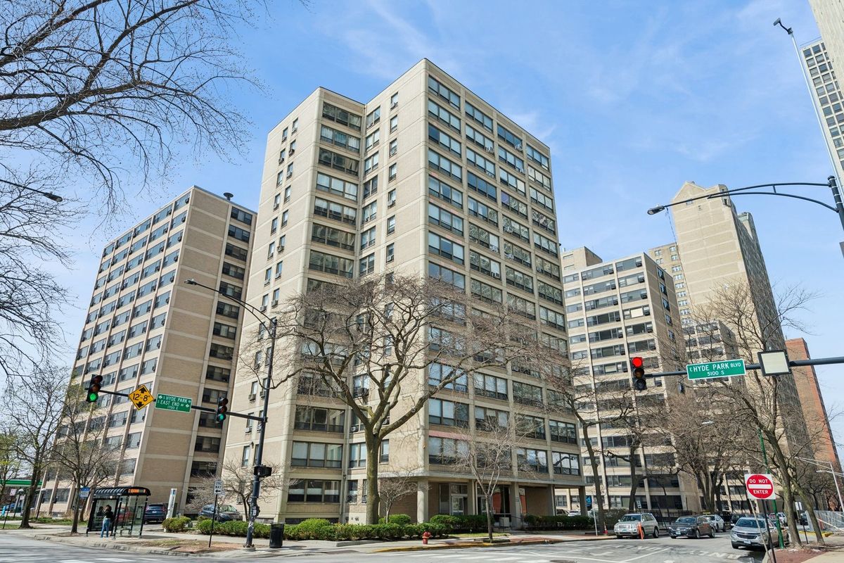 5050 EAST END Avenue, Chicago, IL 60615