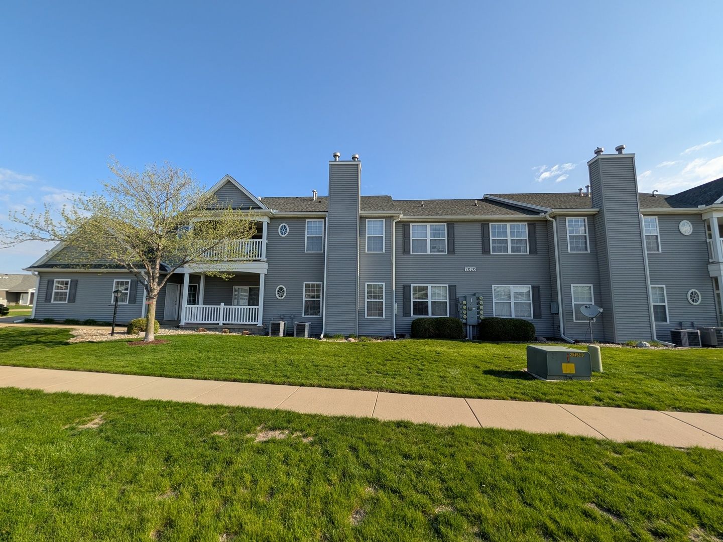 3020 E Stillwater Landing #101 — Urbana, IL 61802