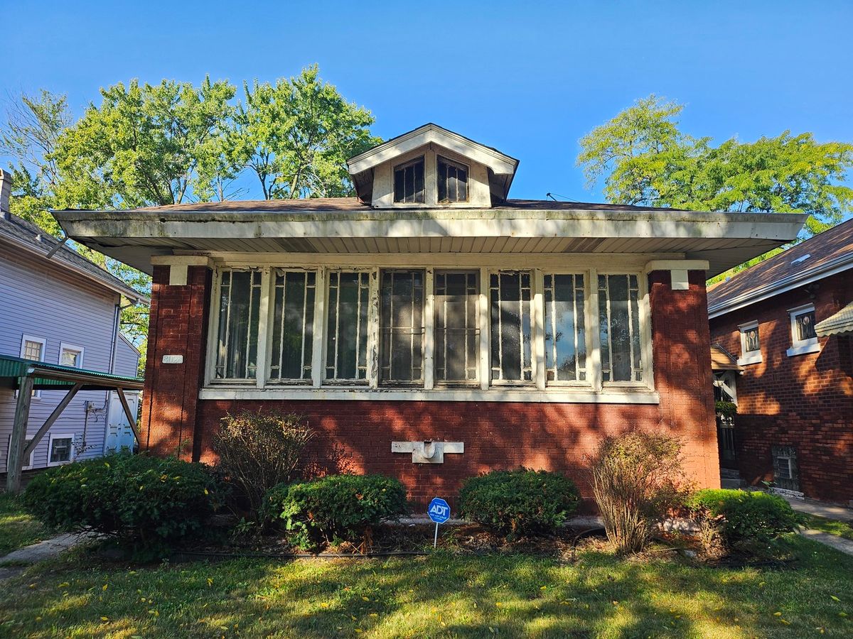 8028 Bennett Avenue, Chicago, IL 60617