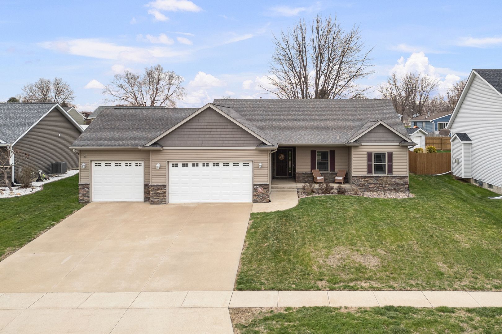 510 Pinehurst Drive — Eldridge, IA 52748